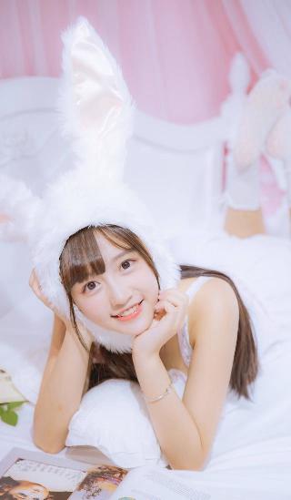 公交车上惊魂4P！邻居的秘密与<strong>催眠</strong>的真相？室友的<strong>娇妻</strong>为何被<strong>灌满</strong>？